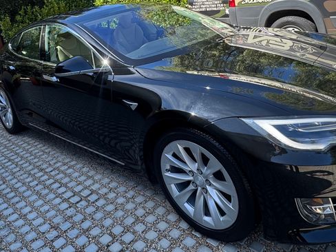 Used 2017 Tesla Model S 75 RWD image 2