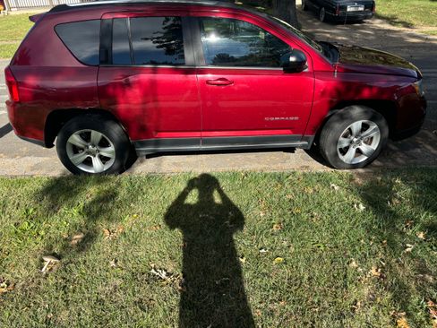 Used 2012 Jeep Compass Latitude image 2