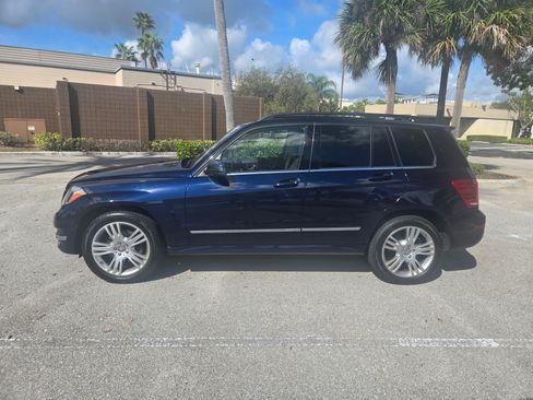 Used 2015 Mercedes-Benz GLK 350 4MATIC image 2