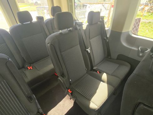 Used 2017 Ford Transit 150 XLT image 9