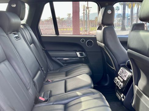 Used 2016 Land Rover Range Rover HSE image 14
