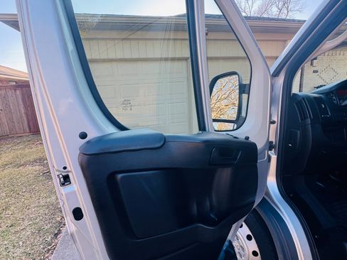 Used 2018 RAM ProMaster 2500 w/ Interior Convenience Group image 18