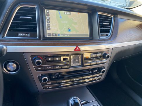 Used 2015 Hyundai Genesis 5.0 image 11