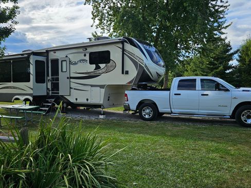 Used 2019 RAM 3500 Tradesman image 2