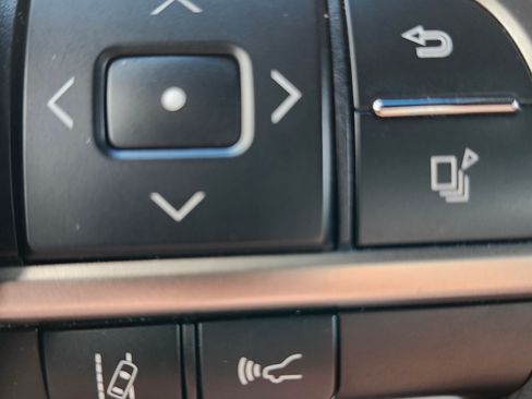 Used 2021 Lexus GX 460 Premium w/ Accessory Package image 16