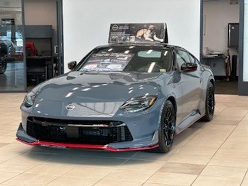 Used 2024 Nissan Z NISMO w/ Floor Mat Package image 5