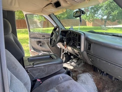 Used 2005 Chevrolet Silverado 2500 LS RWD image 13