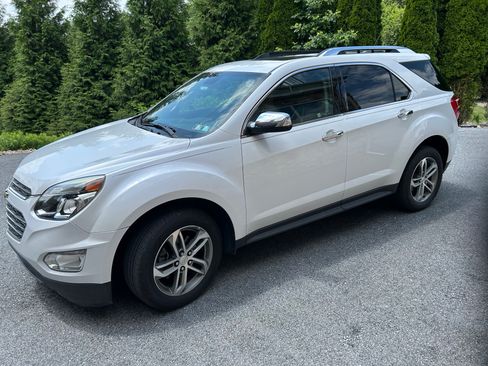 Used 2016 Chevrolet Equinox LTZ w/ Enhanced Convenience Package FWD image 1