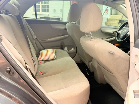 Used 2012 Toyota Corolla LE FWD image 11