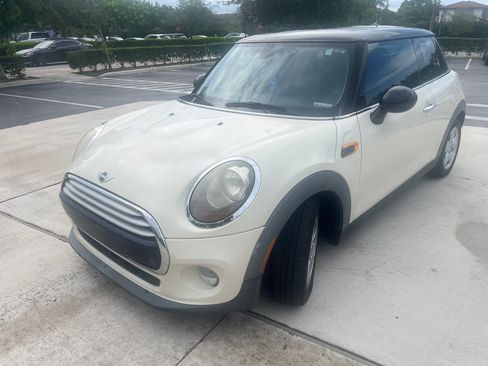 Used 2015 MINI Cooper 2-Door Hardtop image 1
