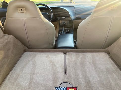 Used 1996 Chevrolet Corvette Coupe image 10