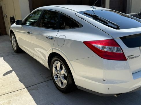 Used 2010 Honda Crosstour EX-L image 2