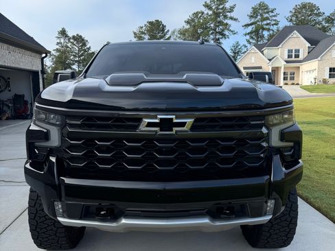 Used 2024 Chevrolet Silverado 1500 ZR2 w/ Technology Package AWD/4WD image 4