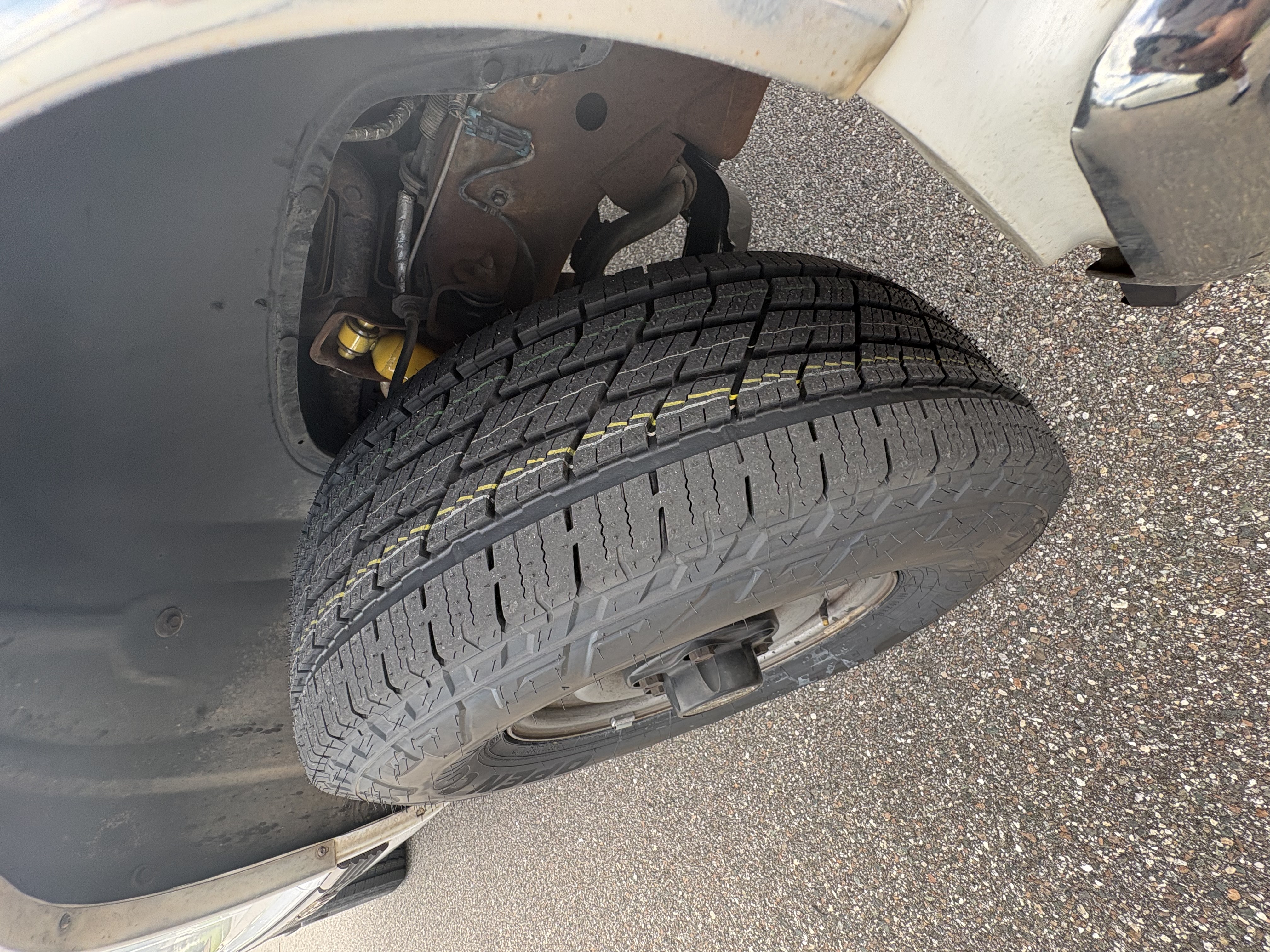 Used 1997 Chevrolet Tahoe 4WD 2-Door w/ Skid Plate Pkg image 16