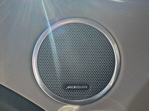 Used 2013 Land Rover Range Rover Evoque Pure w/ Climate Comfort Pkg image 15