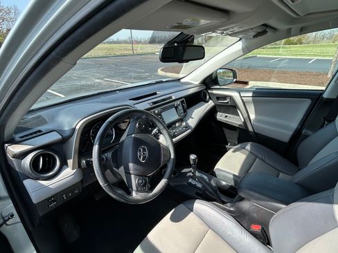 Used 2015 Toyota RAV4 Limited w/ Technology Package image 5