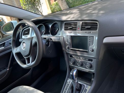 Used 2016 Volkswagen e-Golf SE w/ DC Fast Charging Package FWD image 26