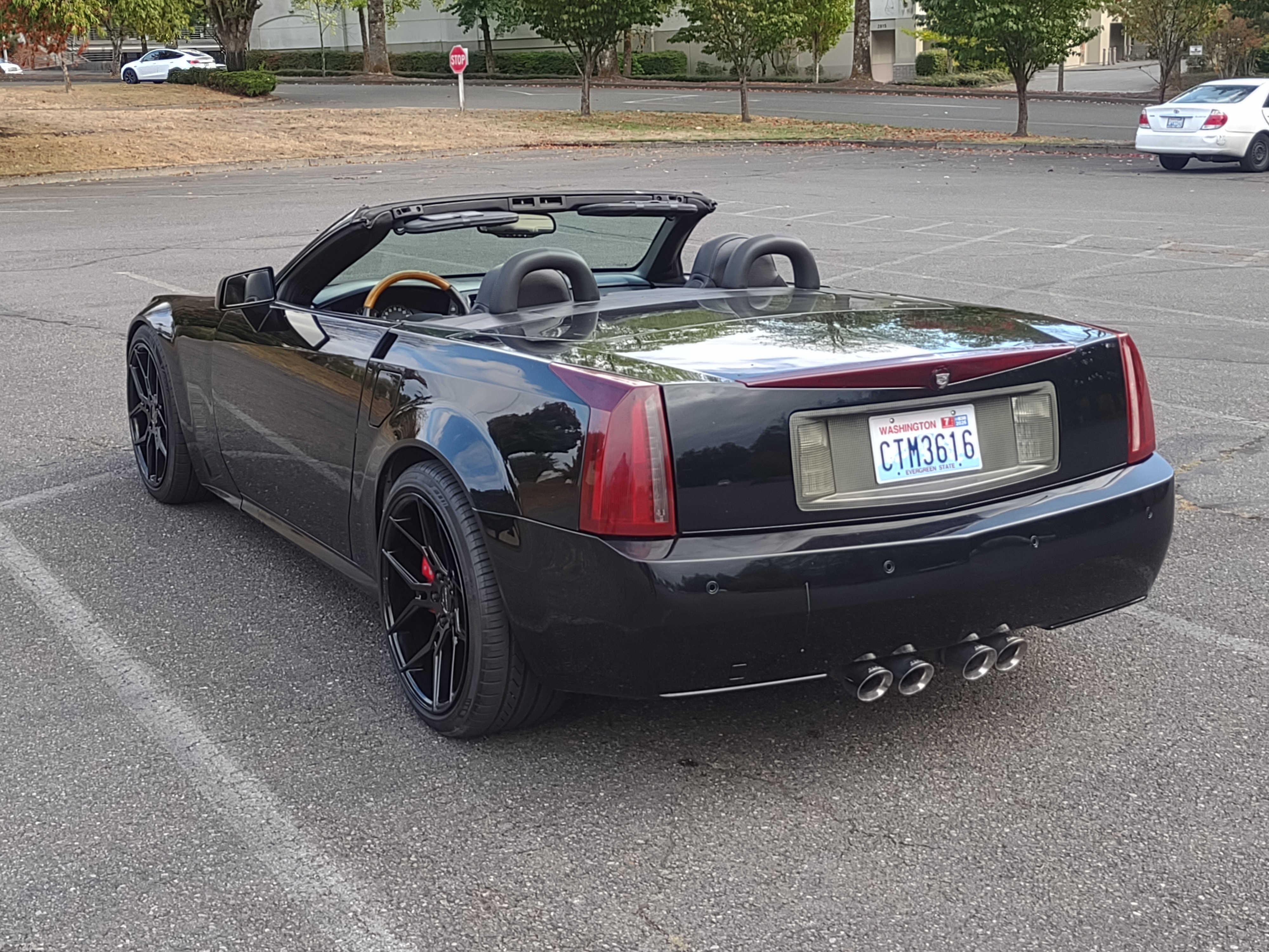 Used 2006 Cadillac XLR RWD image 1