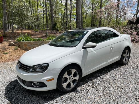 Used 2015 Volkswagen Eos Final Edition image 5