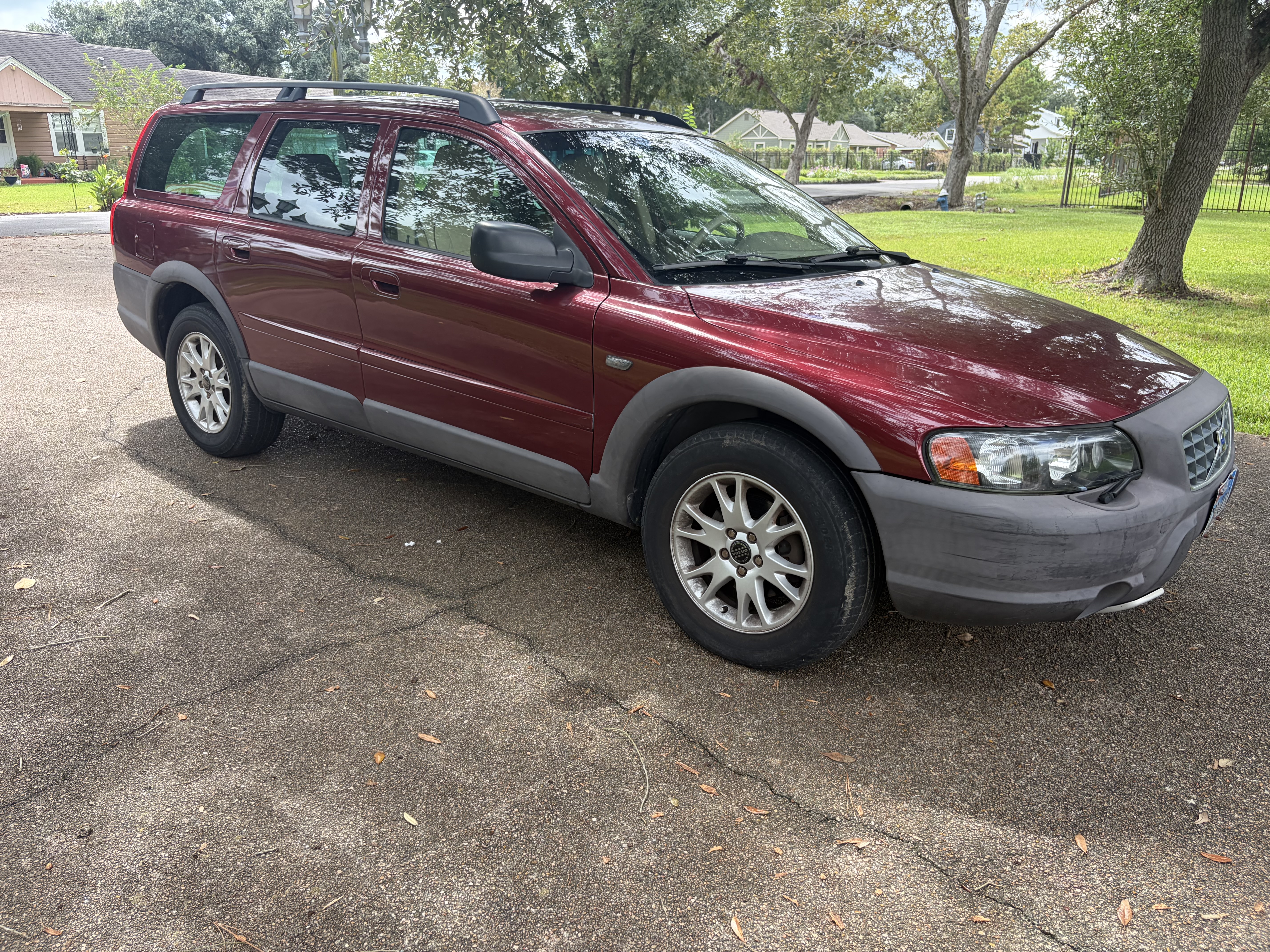 Used 2004 Volvo XC70 AWD/4WD image 4