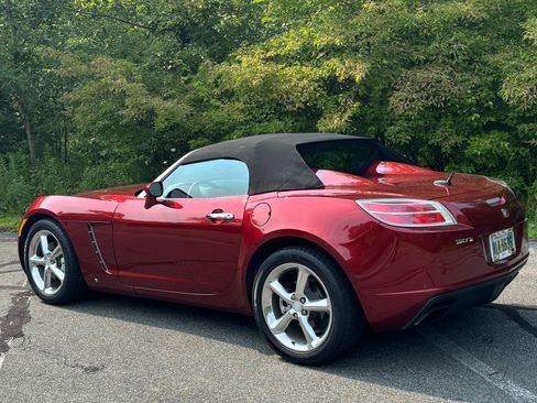 Used 2009 Saturn Sky Red Line RWD image 4