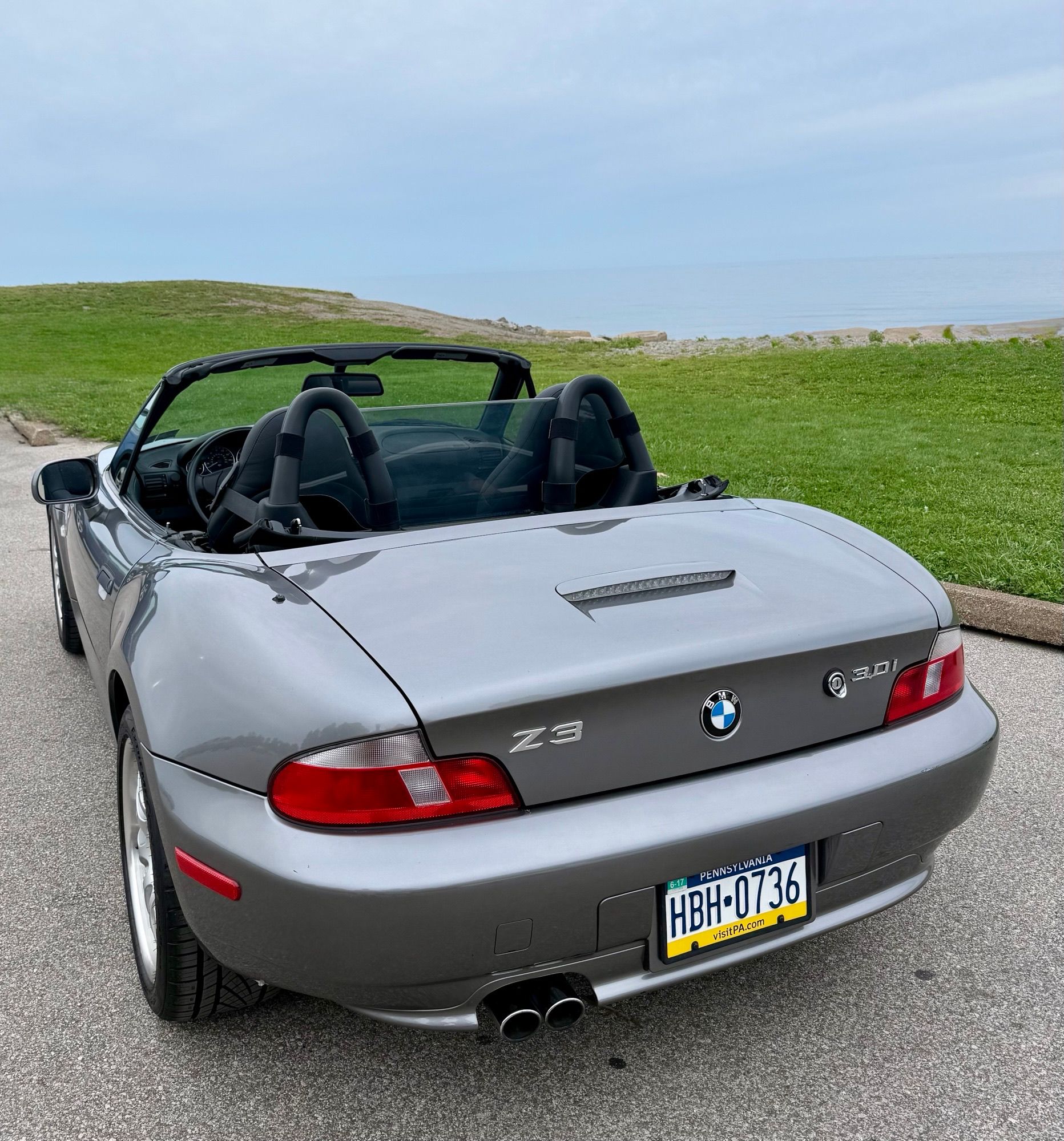 Used 2001 BMW Z3 3.0i RWD image 6
