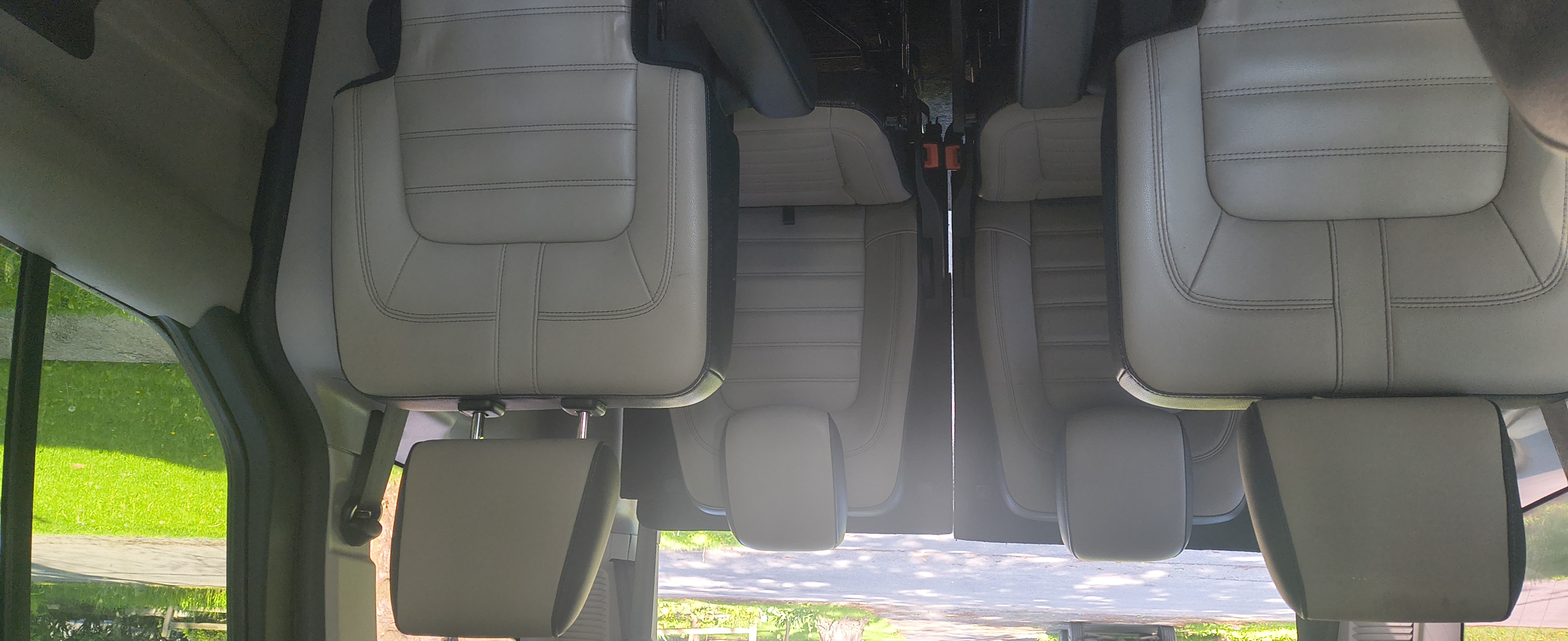 Used 2019 Ford Transit Connect Titanium w/ Titanium Premium Package FWD image 12
