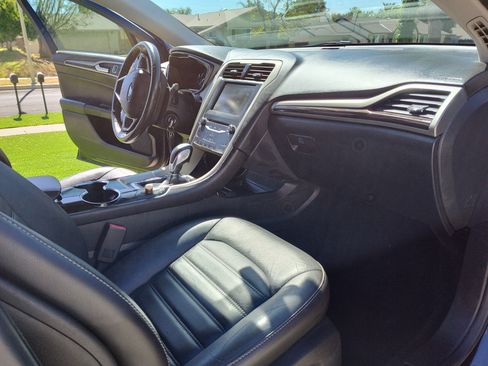 Used 2014 Ford Fusion SE w/ Equipment Group 202A image 12