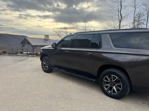 Used 2021 Chevrolet Suburban Z71 image 5