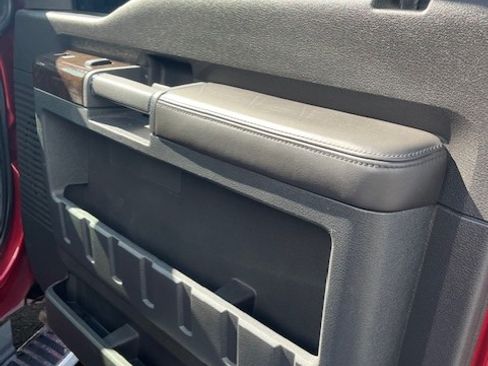 Used 2016 Ford F350 Platinum w/ Platinum Package image 20