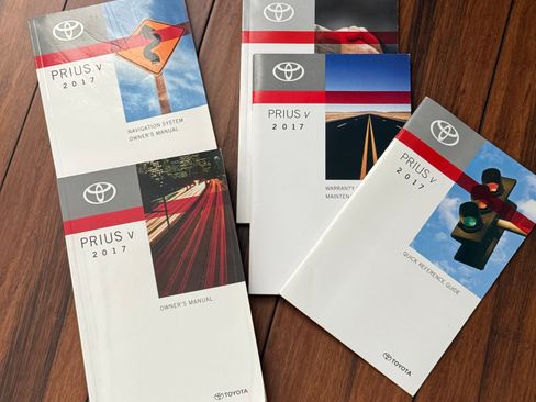 Used 2017 Toyota Prius V Five w/ Advanced Technology Package FWD image 27