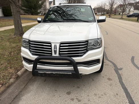 Used 2016 Lincoln Navigator Select image 2