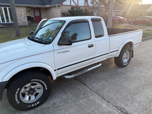 Used 2000 Toyota Tacoma 4x4 Xtracab V6 image 1