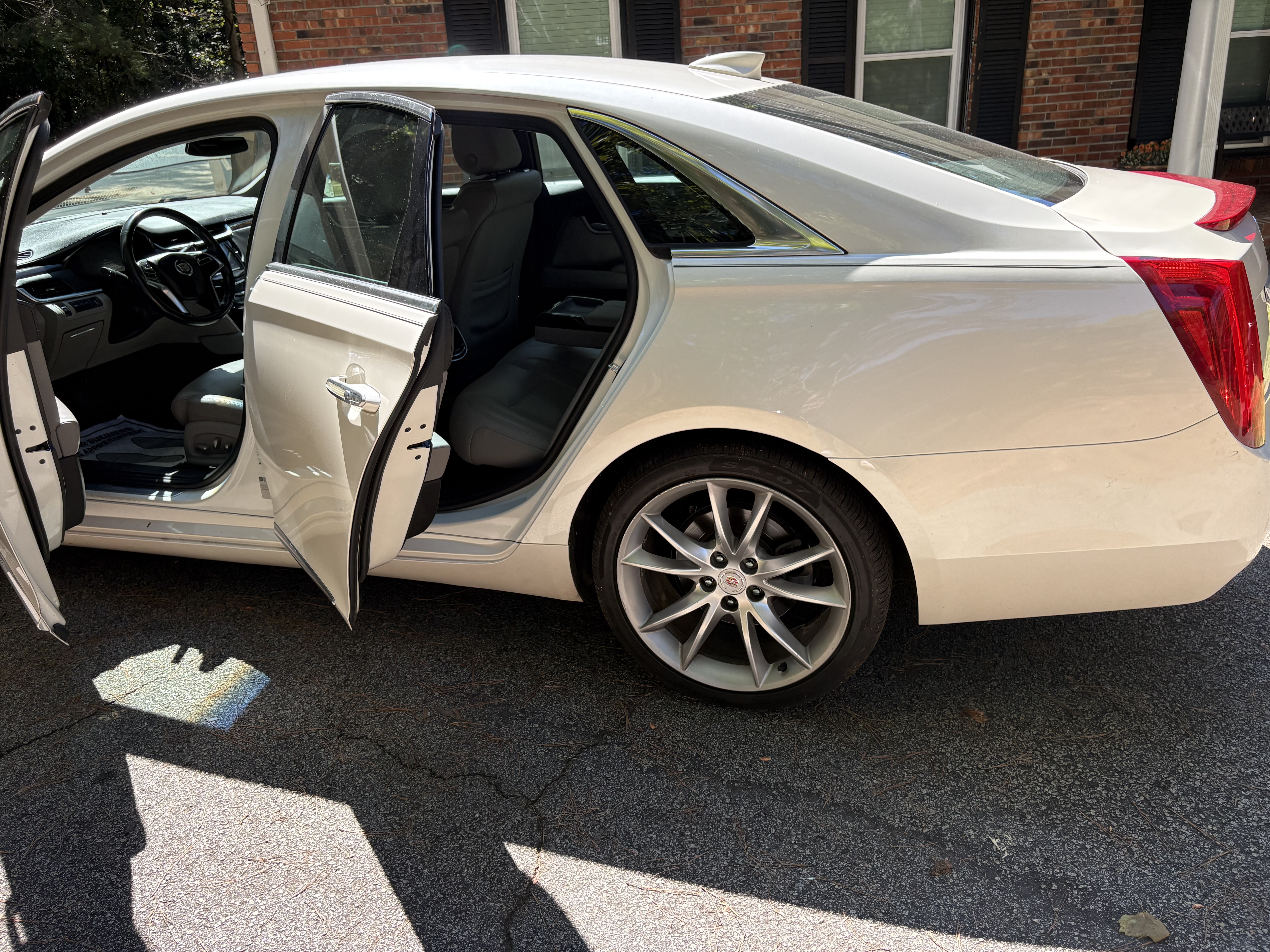 Used 2015 Cadillac XTS Premium FWD image 12