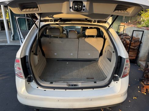 Used 2010 Ford Edge SEL image 8