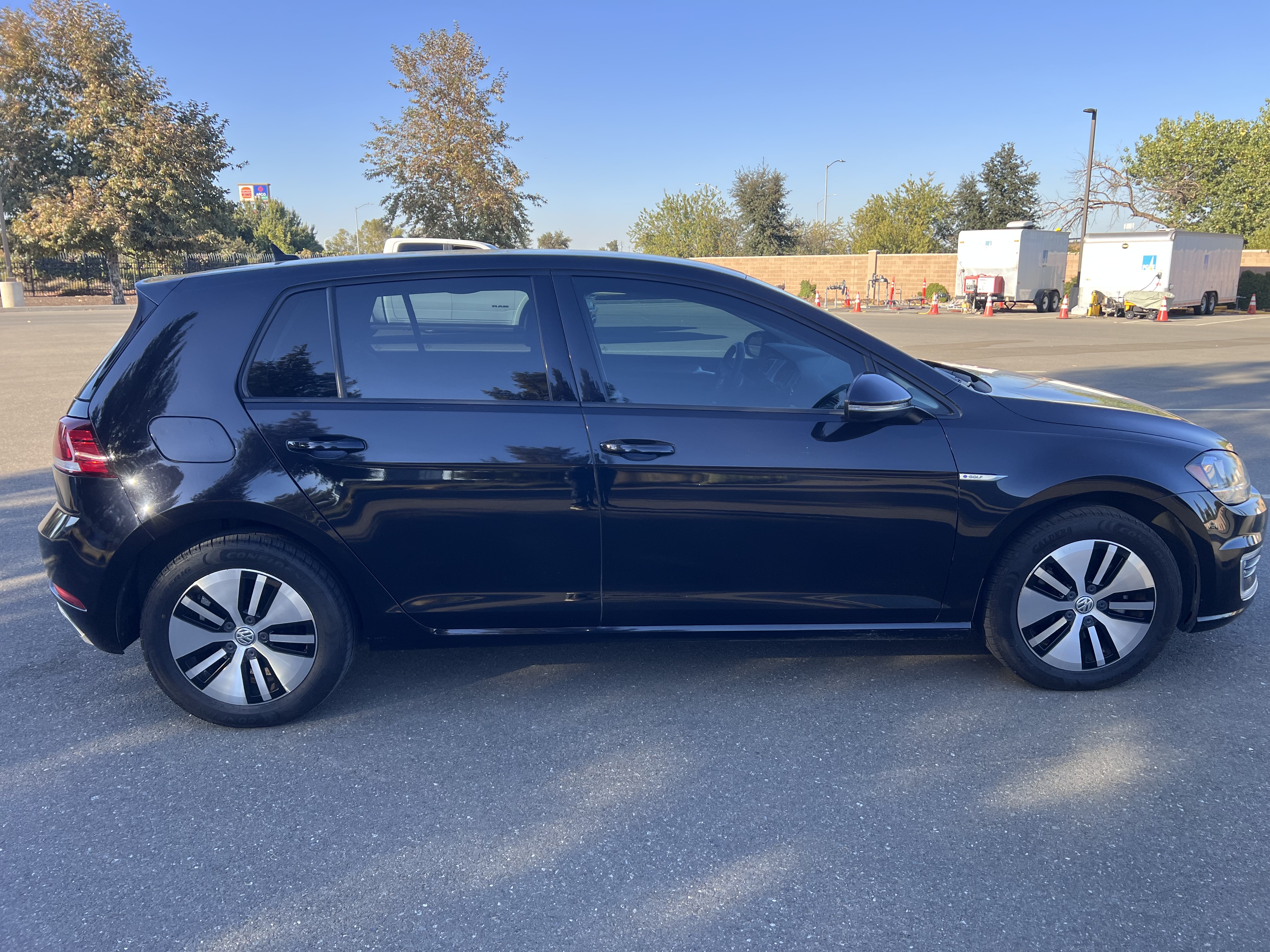 Used 2019 Volkswagen e-Golf SE w/ Driver Assistance Package FWD image 5