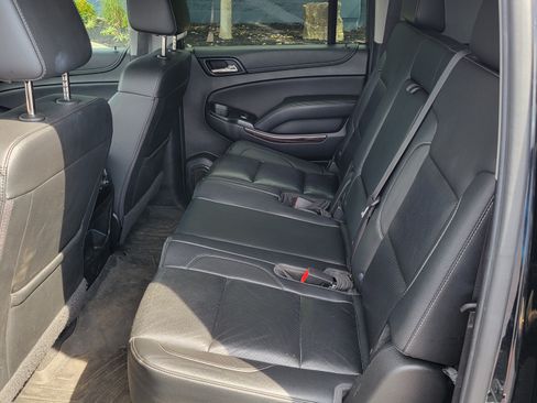Used 2019 GMC Yukon XL SLT image 9