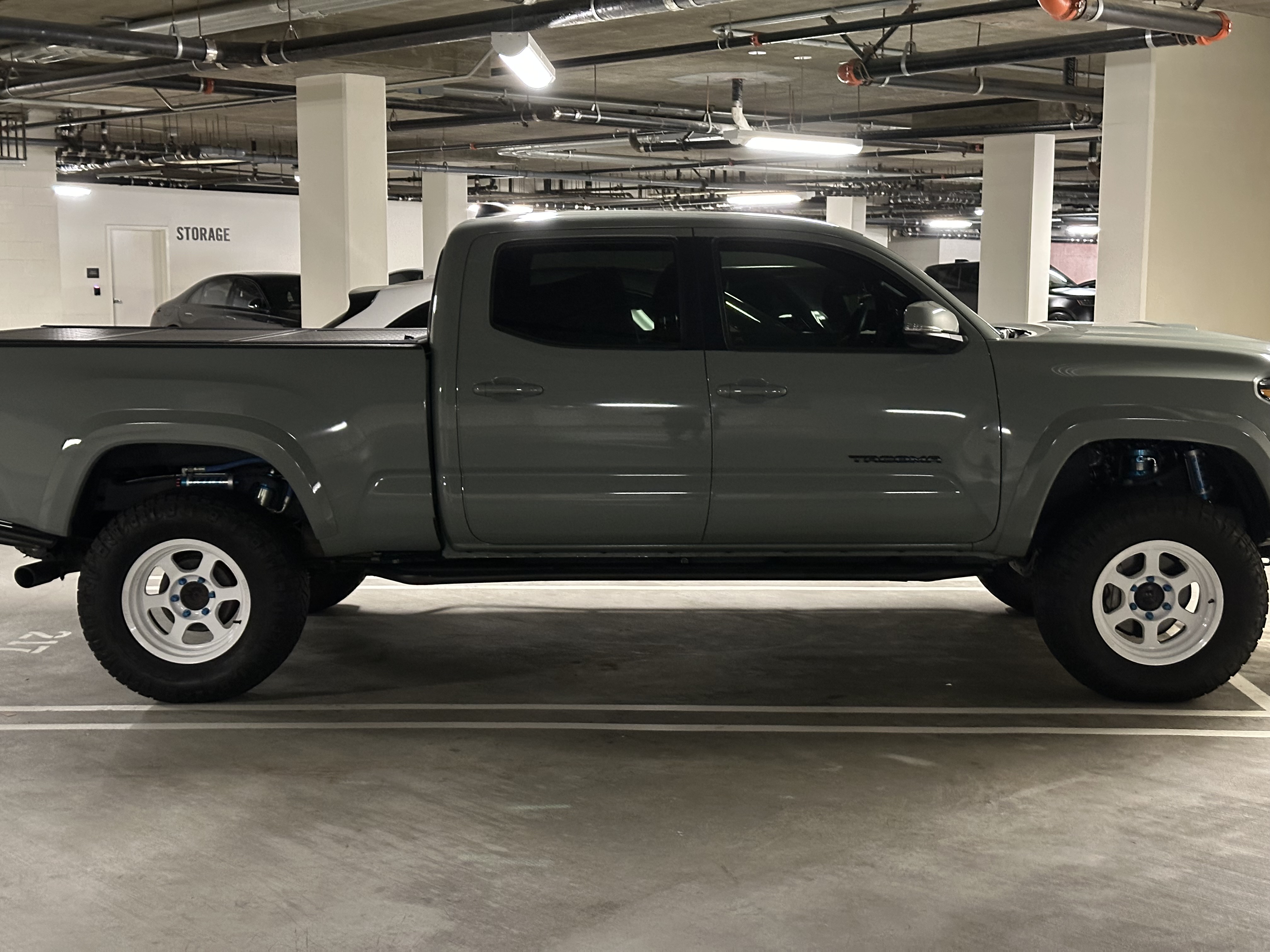 Used 2022 Toyota Tacoma TRD Sport w/ Technology Package AWD/4WD image 2