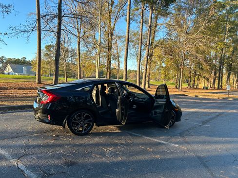 Used 2021 Honda Civic Sport image 17