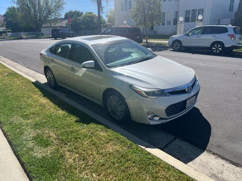 Used 2014 Toyota Avalon XLE Touring image 8