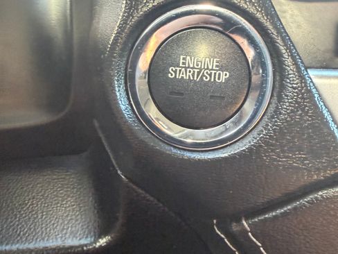 Used 2016 Chevrolet Suburban LTZ RWD image 8