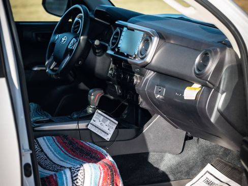 Used 2023 Toyota Tacoma 4x4 Double Cab image 5