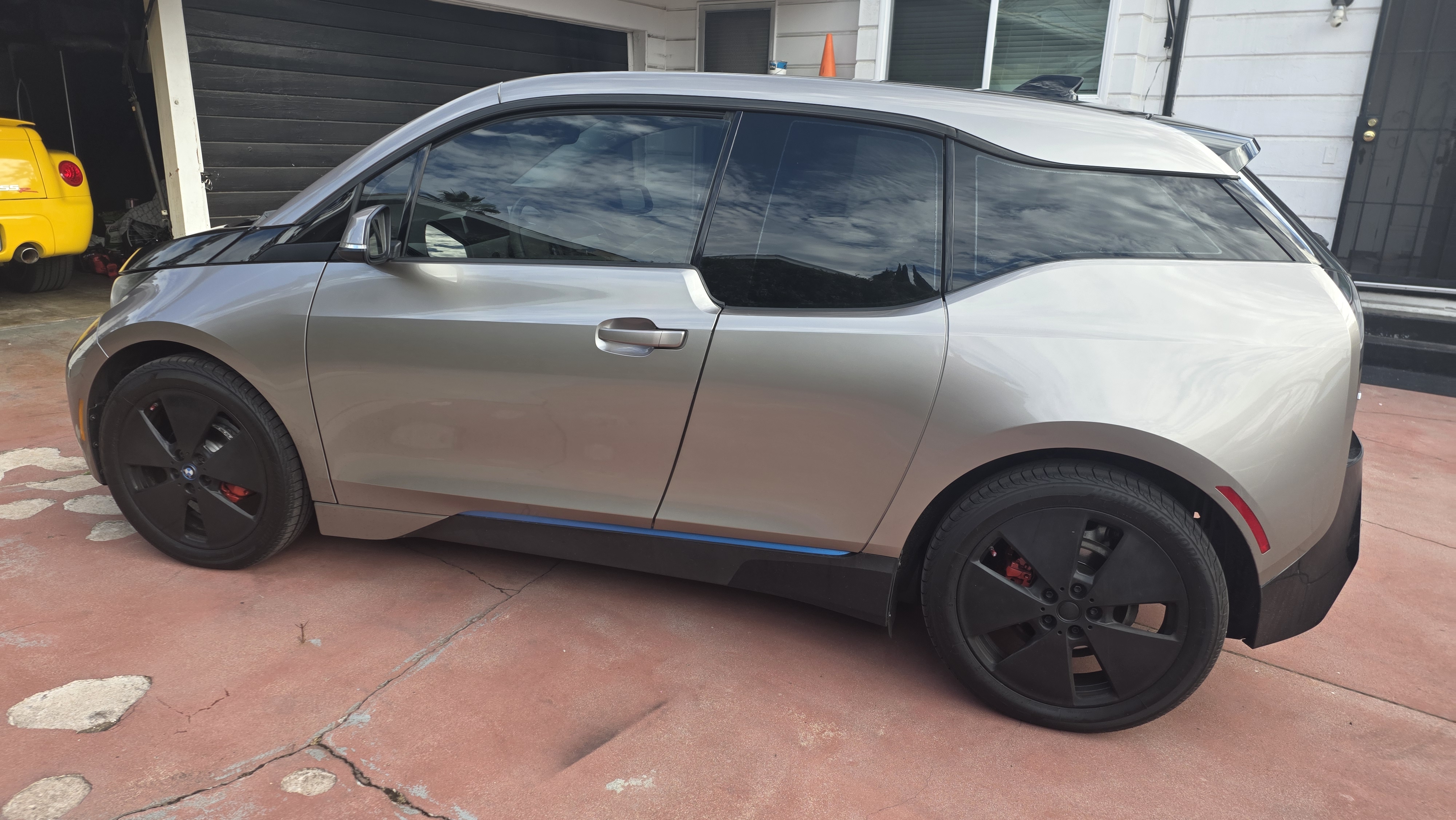 Used 2014 BMW i3 RWD image 2