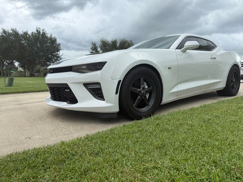 Used 2016 Chevrolet Camaro SS RWD image 1