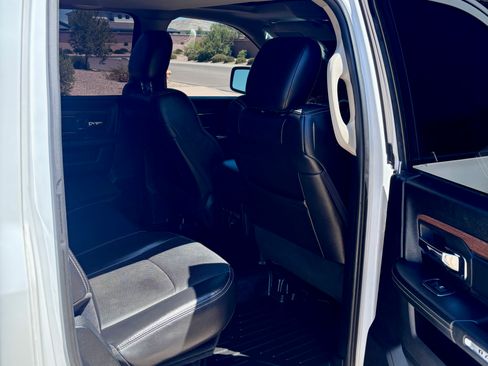 Used 2016 RAM 1500 Laramie RWD image 11