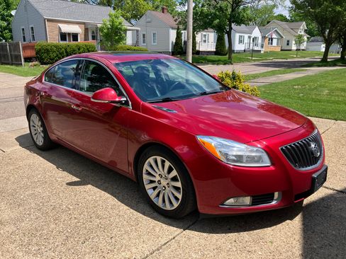 Used 2012 Buick Regal Premium FWD image 1