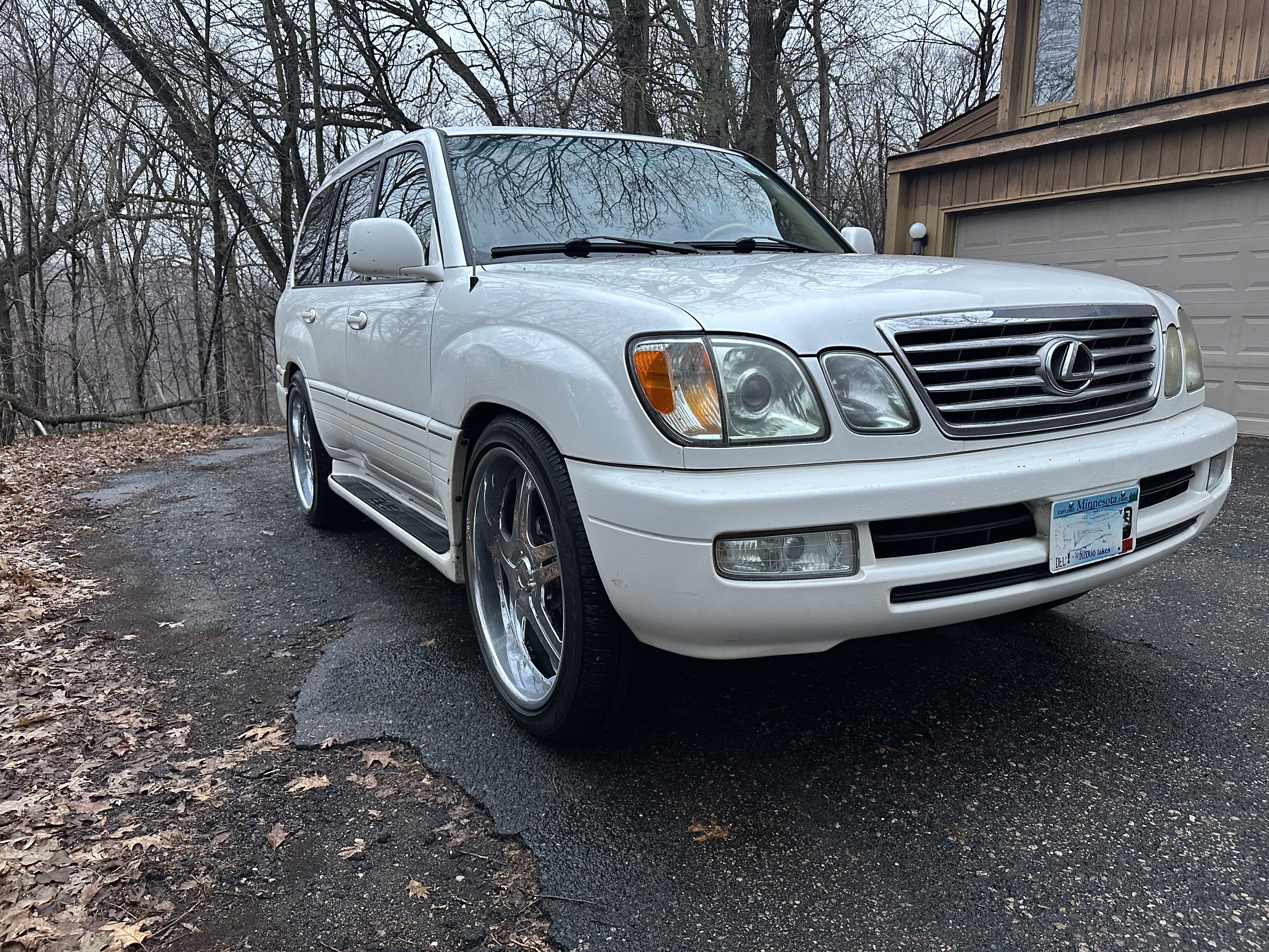 Used 2006 Lexus LX 470 4WD w/ Preferred Accessory Pkg image 4