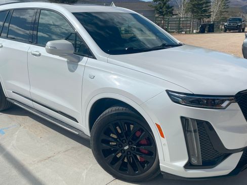 Used 2023 Cadillac XT6 Sport w/ LPO, ONYX Package image 2