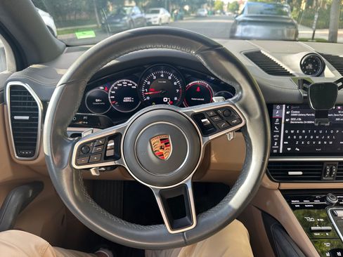 Used 2019 Porsche Cayenne image 13
