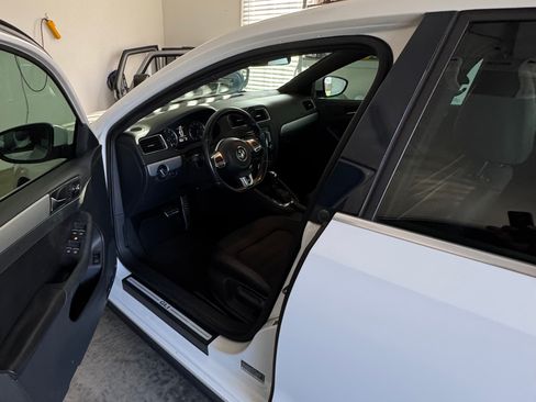 Used 2012 Volkswagen Jetta GLI FWD image 19